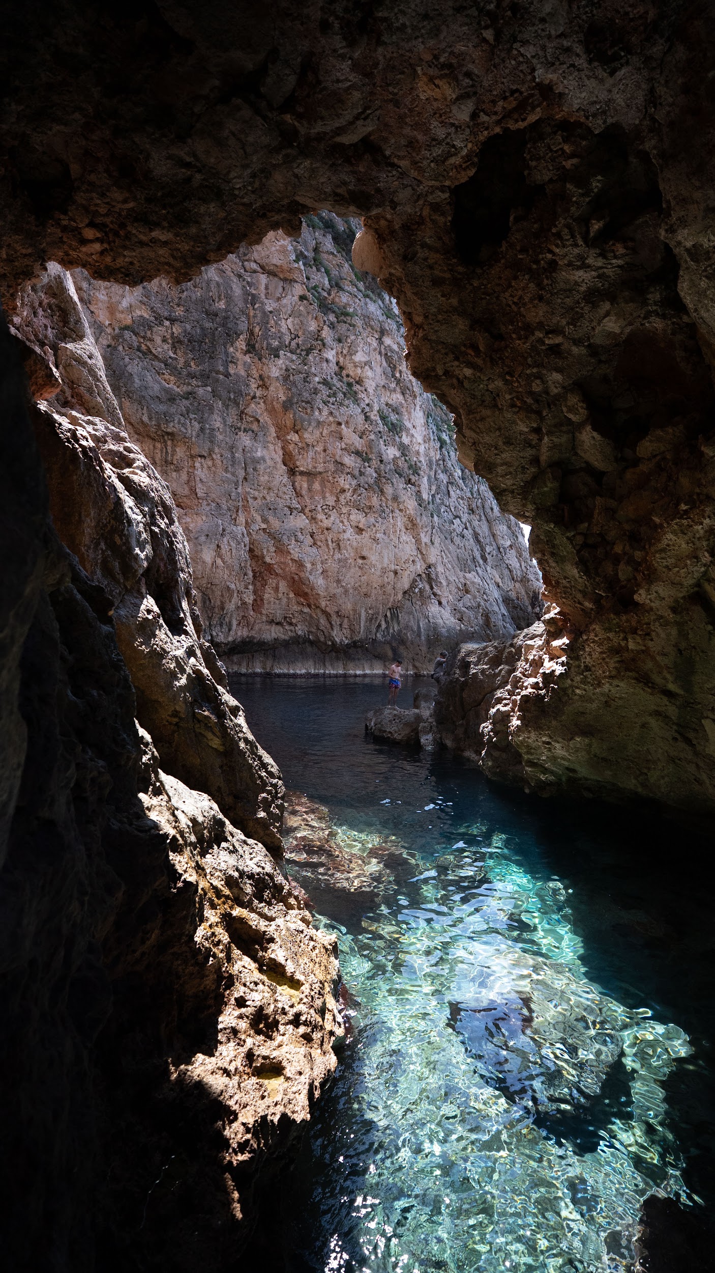 ALPINE EXPRESS — for climbers hike on Ibiza (Hard, 7 km). Steep switchbacks to Ibiza's highest viewpoint.